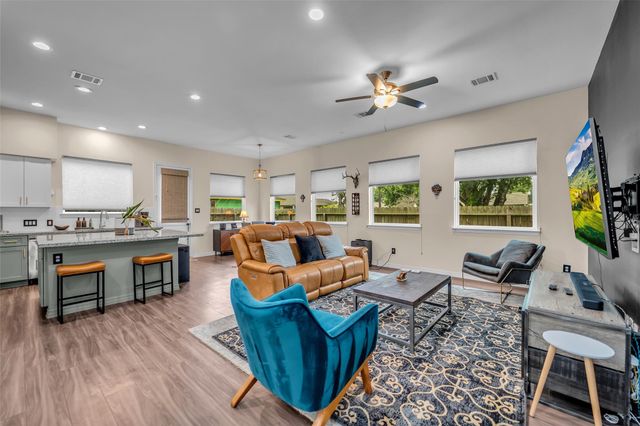 6708 Arapahoe Street, Houston, TX 77020