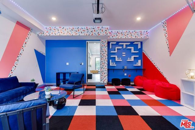 18015 Martha Street, Encino (los Angeles), CA 91316