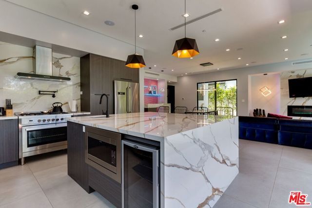 18015 Martha Street, Encino (los Angeles), CA 91316