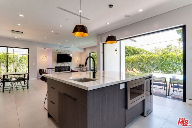 18015 Martha Street, Encino (los Angeles), CA 91316