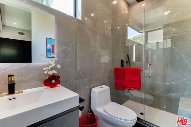 18015 Martha Street, Encino (los Angeles), CA 91316