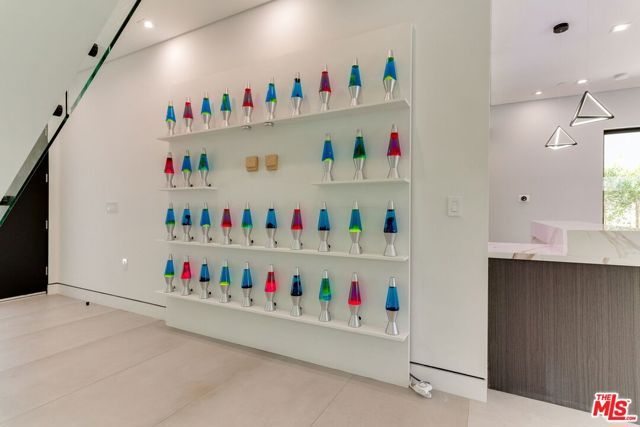 18015 Martha Street, Encino (los Angeles), CA 91316