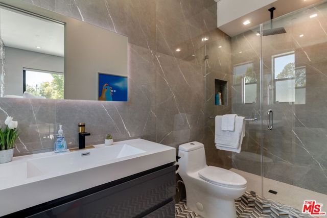 18015 Martha Street, Encino (los Angeles), CA 91316