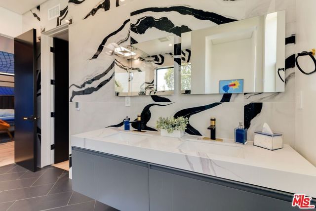 18015 Martha Street, Encino (los Angeles), CA 91316