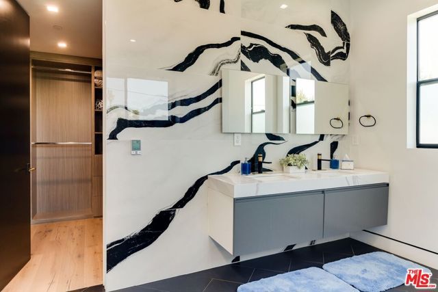 18015 Martha Street, Encino (los Angeles), CA 91316