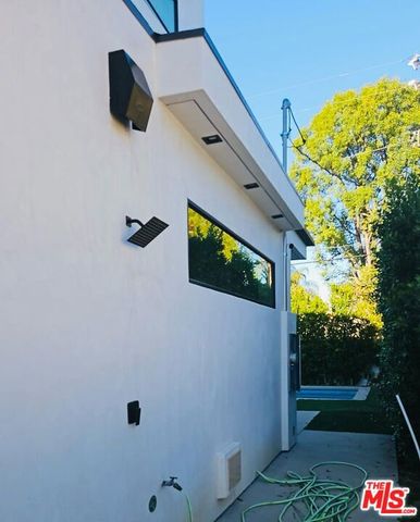 18015 Martha Street, Encino (los Angeles), CA 91316