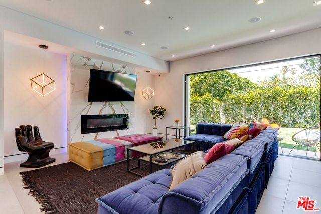 18015 Martha Street, Encino (los Angeles), CA 91316