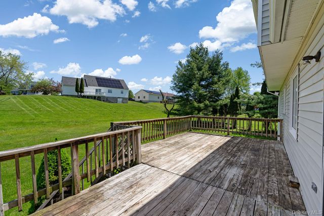 4 Brook Court, Walden, NY 12586