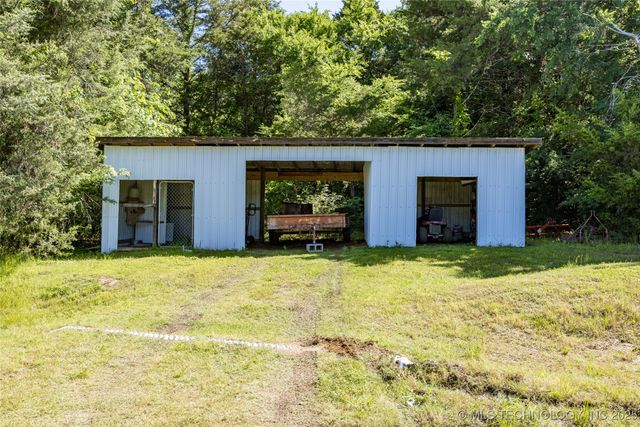 3127 Pleasant Hill Road, Caddo, OK 74729