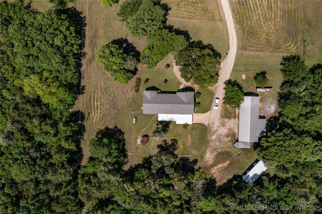 3127 Pleasant Hill Road, Caddo, OK 74729