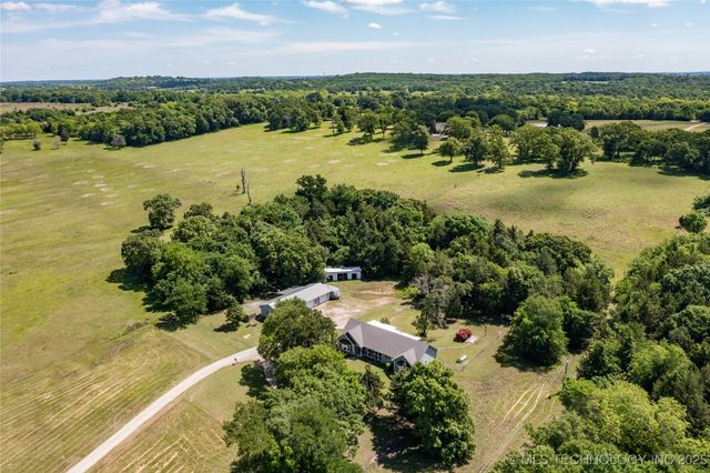 3127 Pleasant Hill Road, Caddo, OK 74729