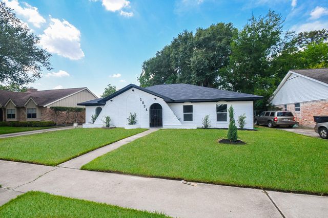 1034 W Donovan Street W, Houston, TX 77091