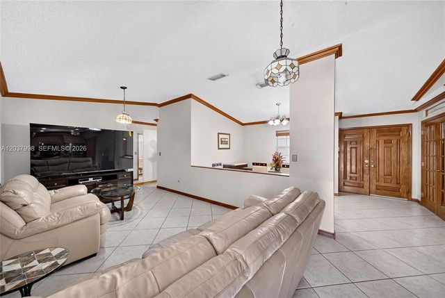 955 NW 128th Court, Miami, FL 33182