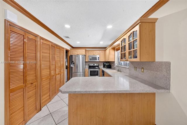 955 NW 128th Court, Miami, FL 33182