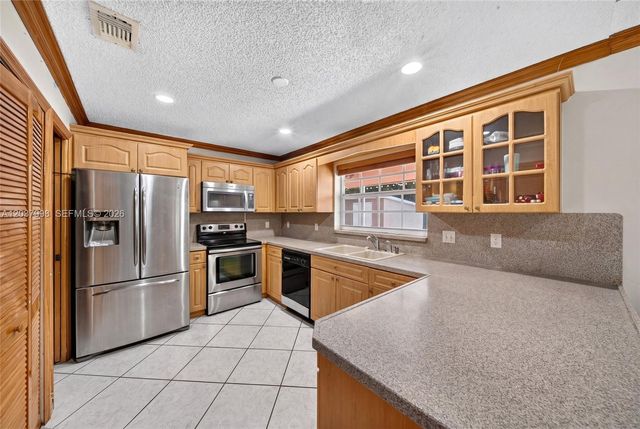 955 NW 128th Court, Miami, FL 33182