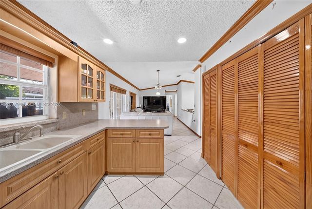 955 NW 128th Court, Miami, FL 33182