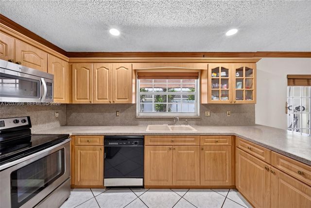 955 NW 128th Court, Miami, FL 33182