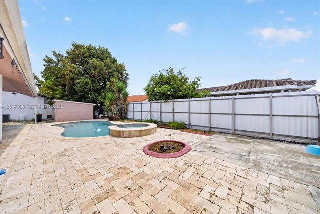 955 NW 128th Court, Miami, FL 33182