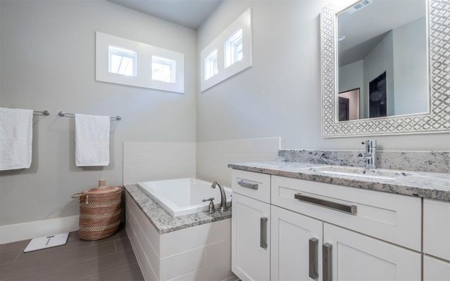 7804 Lazy River CV, Austin, TX 78730