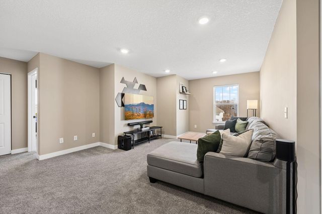 16094 Fairoaks Avenue N, Hugo, MN 55038