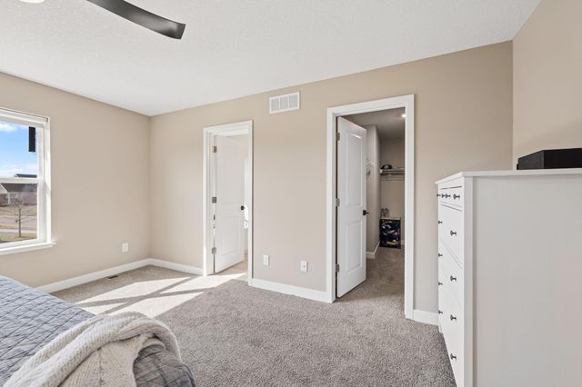 16094 Fairoaks Avenue N, Hugo, MN 55038