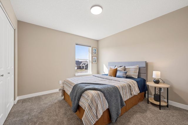 16094 Fairoaks Avenue N, Hugo, MN 55038