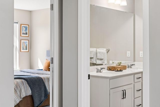 16094 Fairoaks Avenue N, Hugo, MN 55038