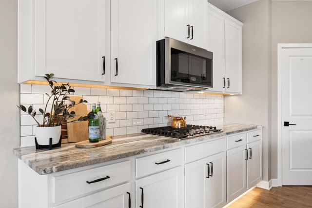 16094 Fairoaks Avenue N, Hugo, MN 55038