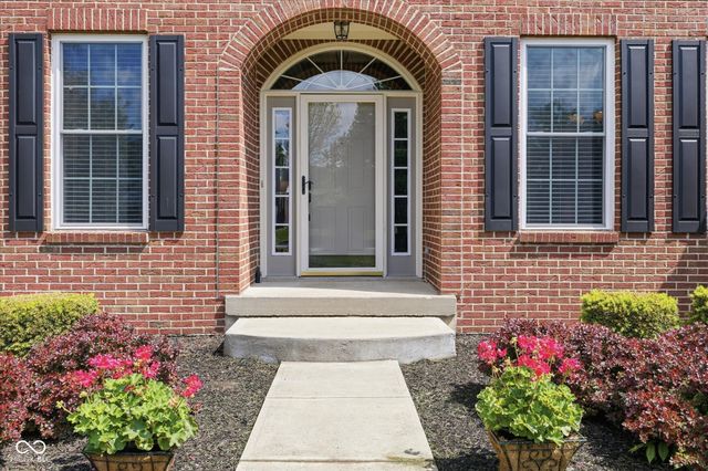 9070 Iris Lane, Zionsville, IN 46077