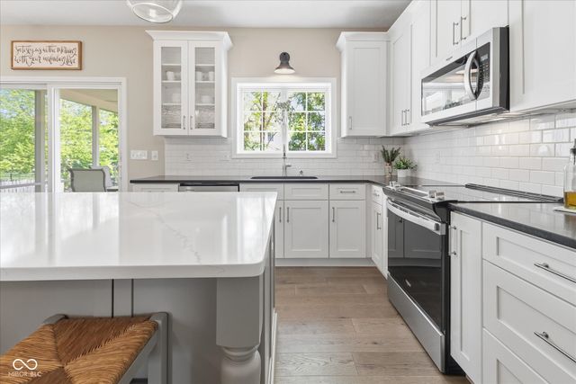 9070 Iris Lane, Zionsville, IN 46077