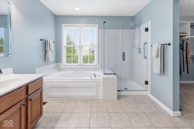 9070 Iris Lane, Zionsville, IN 46077