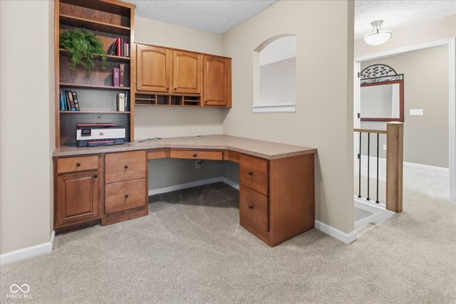 9070 Iris Lane, Zionsville, IN 46077