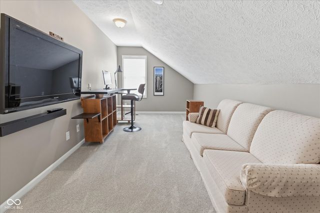 9070 Iris Lane, Zionsville, IN 46077
