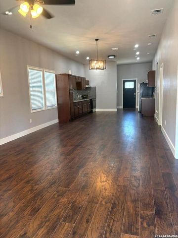 225 Linares, San Antonio, TX 78225