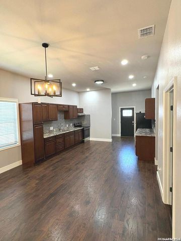 225 Linares, San Antonio, TX 78225