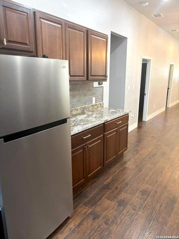 225 Linares, San Antonio, TX 78225
