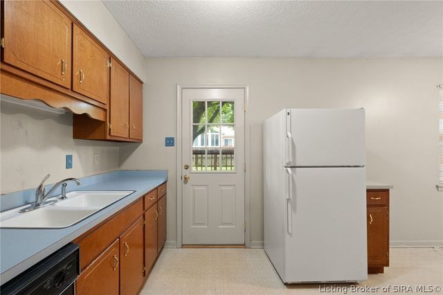 409 Huston Drive, Jeffersonville, IN 47130
