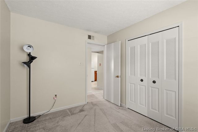 409 Huston Drive, Jeffersonville, IN 47130
