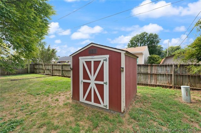 409 Huston Drive, Jeffersonville, IN 47130