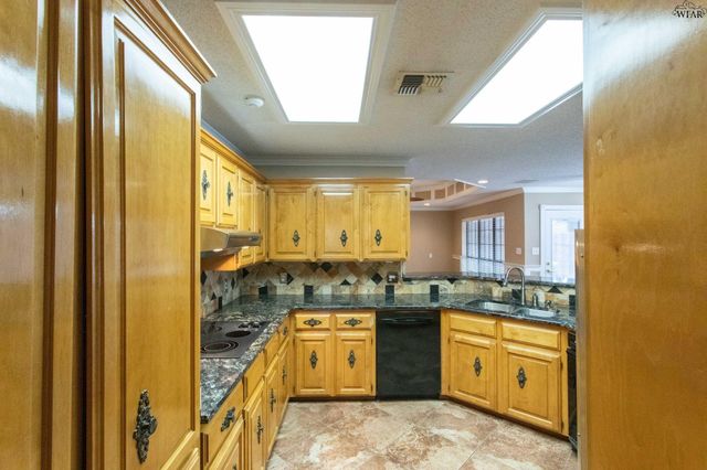 2 BOSQUE CIRCLE, Wichita Falls, TX 76309
