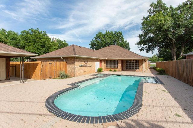 2 BOSQUE CIRCLE, Wichita Falls, TX 76309