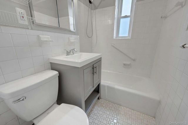 14 Westview Avenue 310, Tuckahoe, NY 10707