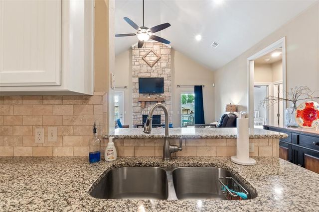 11321 NW 7th Street, Yukon, OK 73099