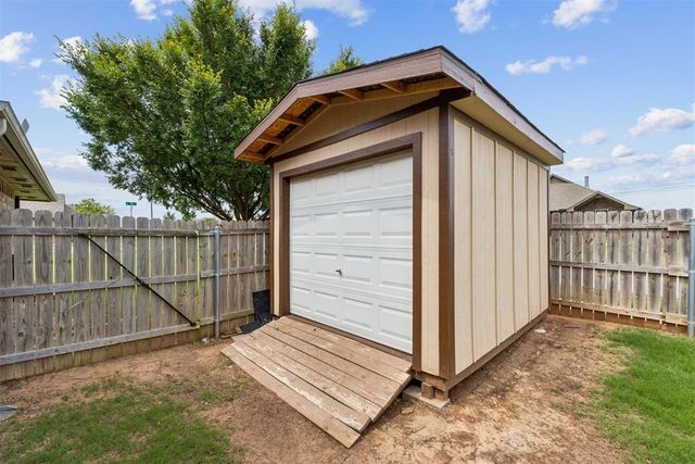 11321 NW 7th Street, Yukon, OK 73099