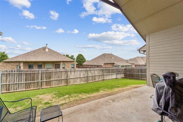 11321 NW 7th Street, Yukon, OK 73099
