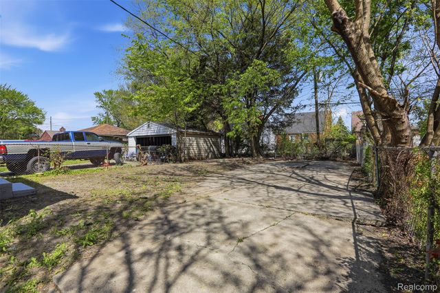 9236 Manistique Street, Detroit, MI 48224