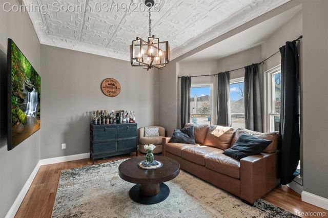 751 Woodleigh Way, Oxford Village, MI 48371