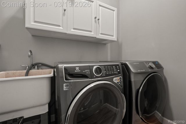 751 Woodleigh Way, Oxford Village, MI 48371