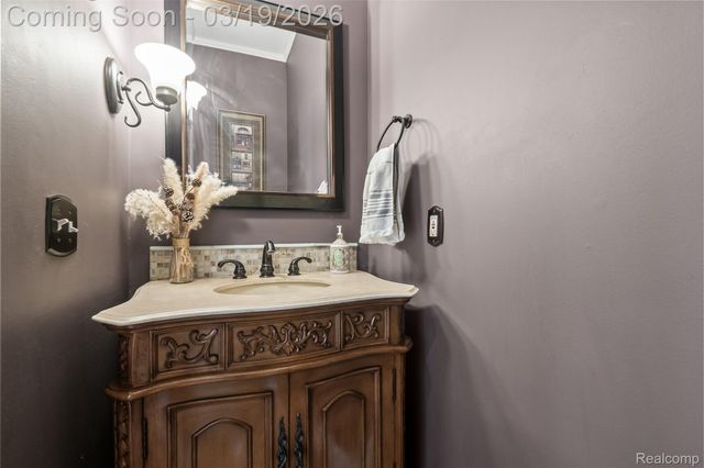 751 Woodleigh Way, Oxford Village, MI 48371