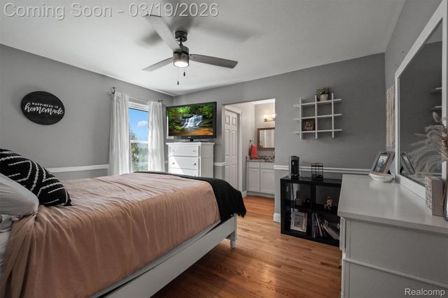 751 Woodleigh Way, Oxford Village, MI 48371